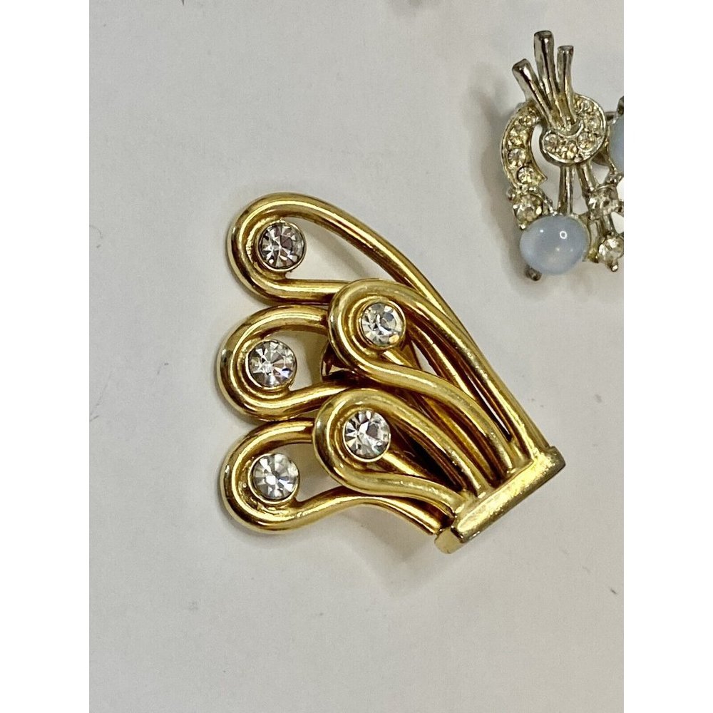 Lot of 4 Vintage Unmarked Clip On Earrings Estate Find Gold & Silver‎ Tone READ - Picture 3 of 10